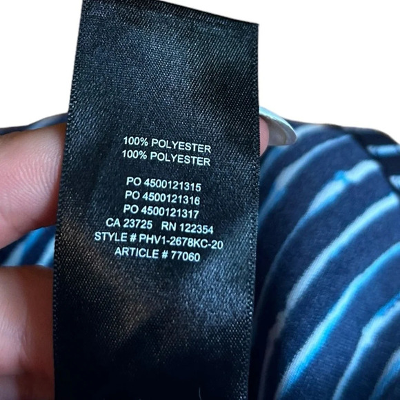 Aritzia Babaton Sleeveless Blue Striped Blouse Women’s Size Large V Neck EUC - Picture 8 of 8